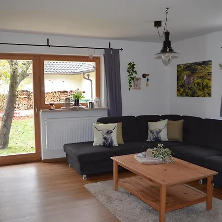Vier-Zimmer-Wohnung Mit Garten Zwischen Salzburg Und Koenigssee Айнринг Экстерьер фото